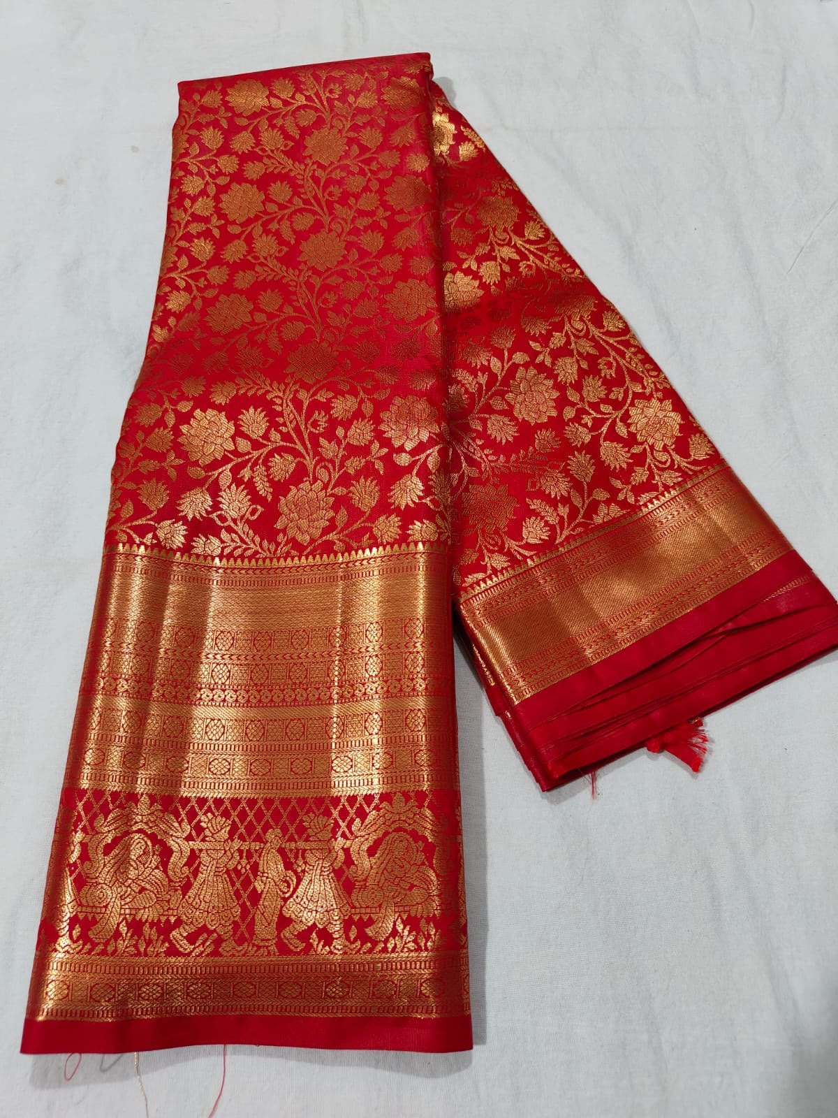 Red Self with Pallaki border