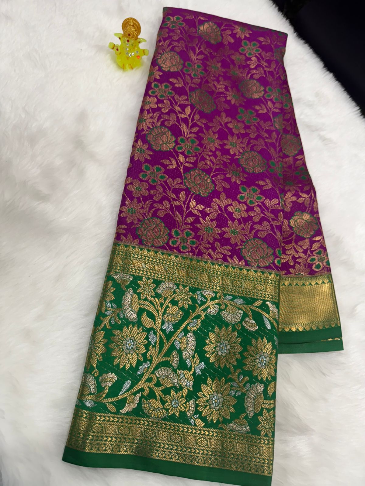 Kanchi pattern beautiful Meenakari border